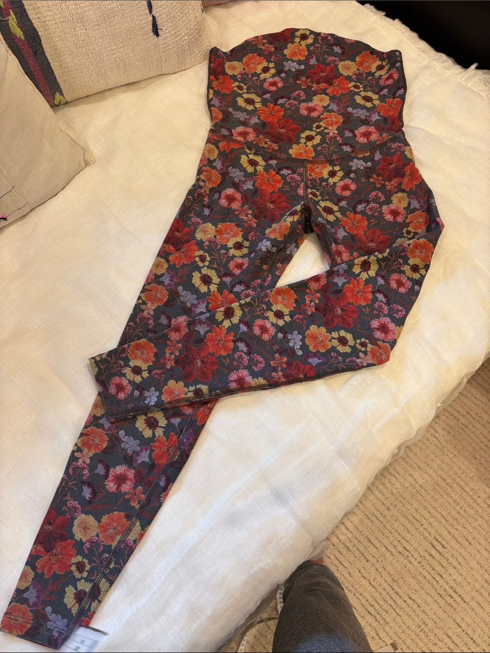 Beyond the Bump MATERNITY Floral Leggings — Red Multi